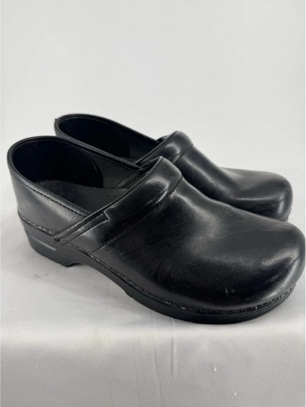 Dansko clogs womens 42 11.5/12 black leather slip on round toe comfort goth emo